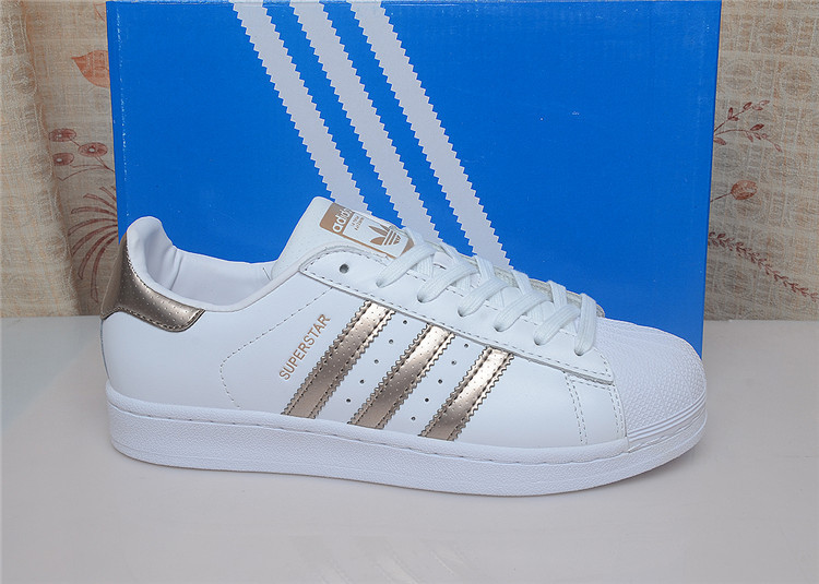 Adidas Superstar 三叶草贝壳头板鞋 男女针孔休闲运动鞋布面黑白皮面金标 BB1428