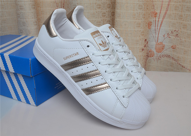 Adidas Superstar 三叶草贝壳头板鞋 男女针孔休闲运动鞋布面黑白皮面金标 BB1428