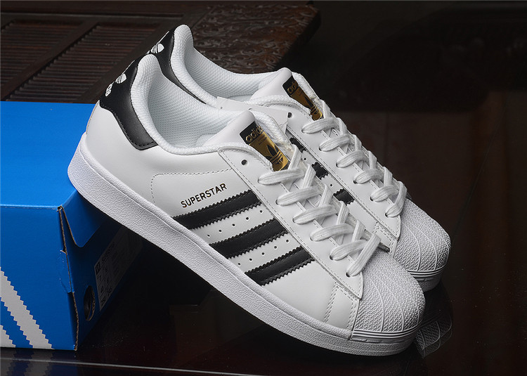 Adidas Superstar 三叶草贝壳头板鞋 男女针孔休闲运动鞋布面黑白皮面金标 BB1428