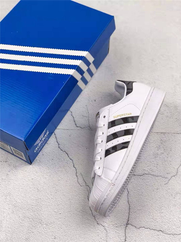 阿迪达斯新款贝壳头板鞋 Adidas Superstar 男女休闲板鞋情侣鞋 EG29159