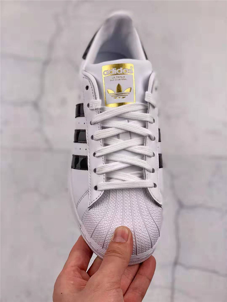 阿迪达斯新款贝壳头板鞋 Adidas Superstar 男女休闲板鞋情侣鞋 EG29159