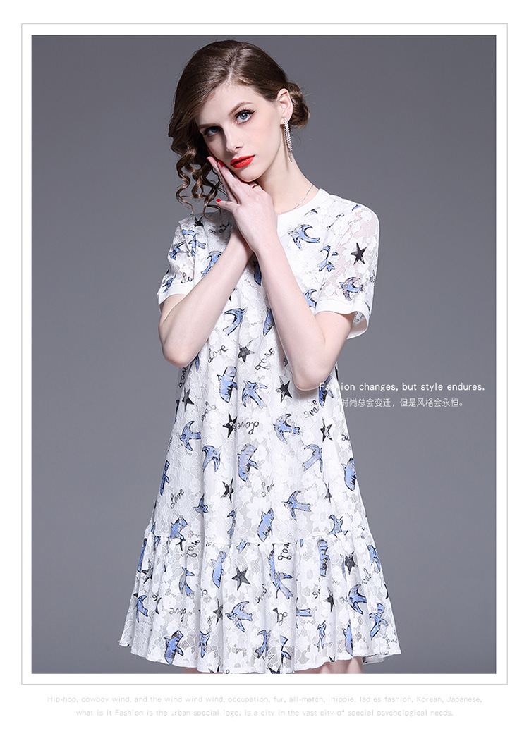 法米姿   新款女装夏气质减龄显瘦镂空蕾丝小天鹅印花短款连衣裙99101