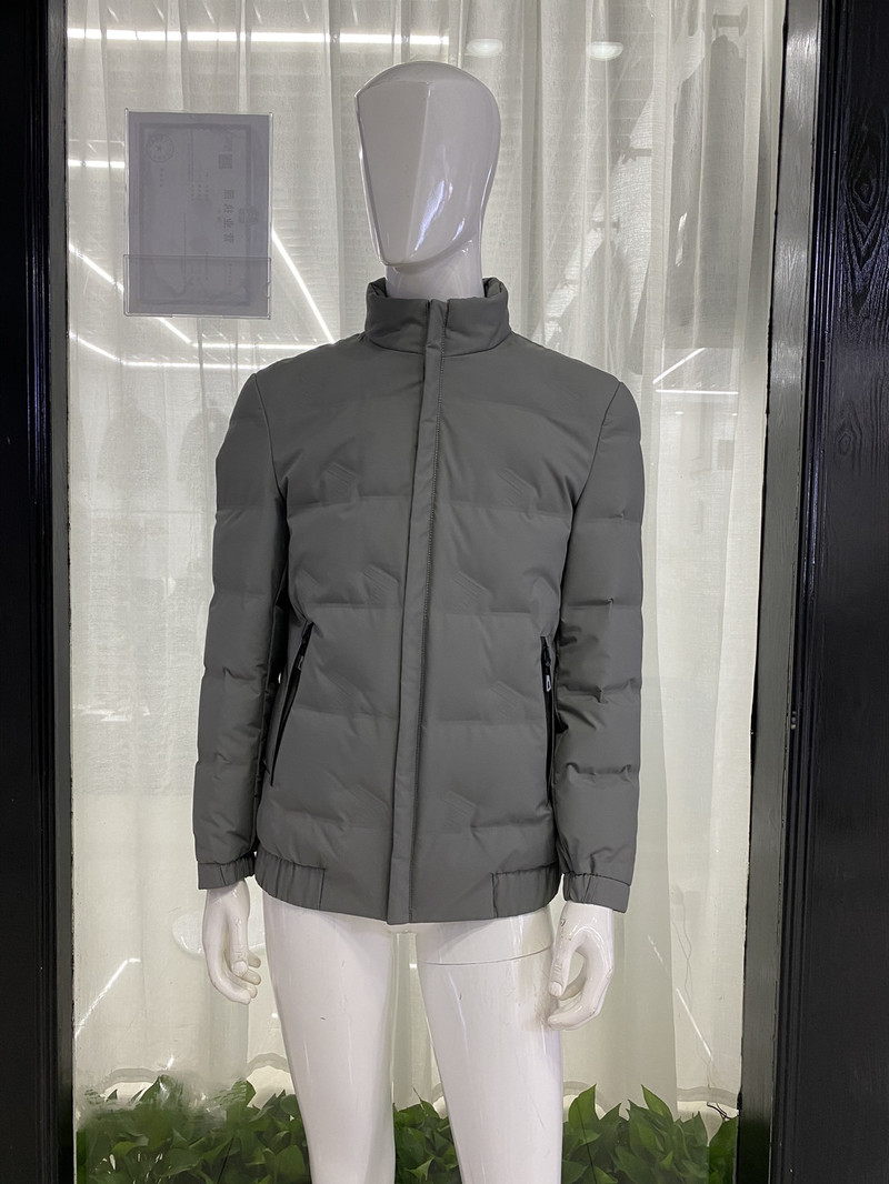 MRS COLA 2020新款男装立领夹克款飞行服款微三紧款防水拉链小门襟 含绒量：90%