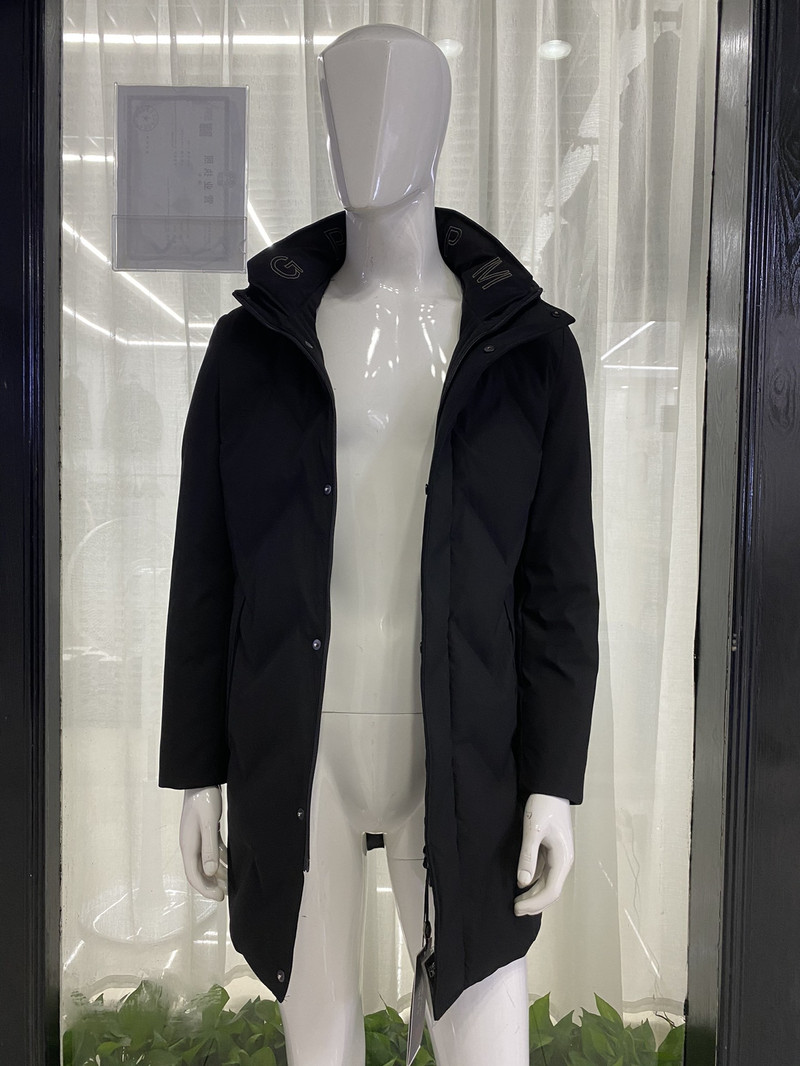 MRS COLA 2020新款男装中长款连帽中厚无静电聚酯纤维里衬时尚简洁大方含绒量：90%
