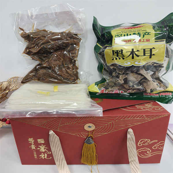 黄后牛恋 特产礼盒（黑木耳、寨沙头菜（生）、干切粉）