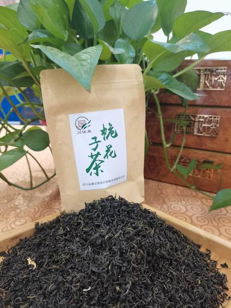 栀子花茶 精选栀子花，鲜香味浓,以优质绿茶为茶胚，挑选雪白晶莹，含苞待放的花蕾精心窑制