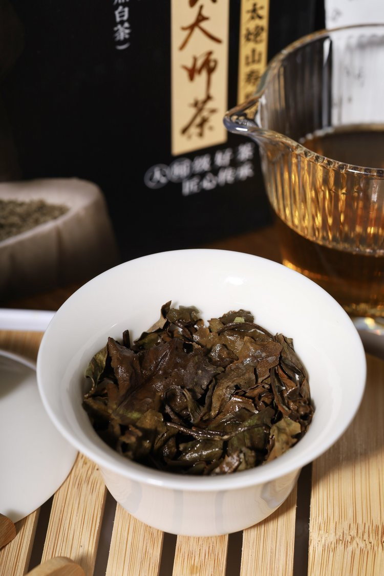 汖茗元 寿眉赠六个斗笠杯配礼盒（花色随机发货）