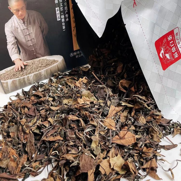 汖茗元 寿眉赠六个斗笠杯配礼盒（花色随机发货）