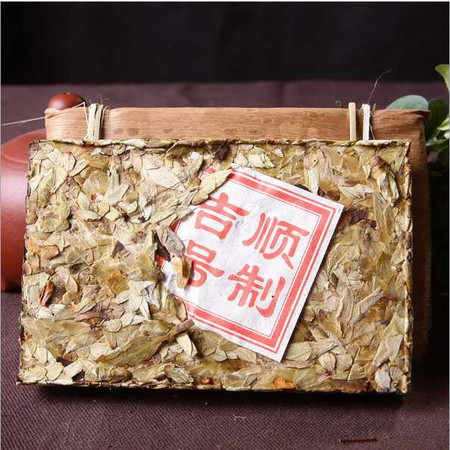 云南 普洱茶生茶砖 2011年古树报春芽千家寨 250g