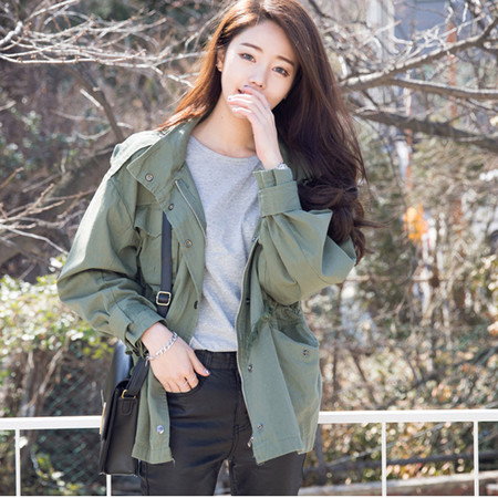 施悦名2018秋季新款女装韩国潮灯笼袖收腰军绿色工装风衣女短款外套图片