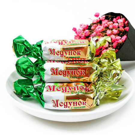 【黑龙江大米节】俄罗斯进口 斯拉夫三颗榛子巧克力糖果1000g 包邮图片