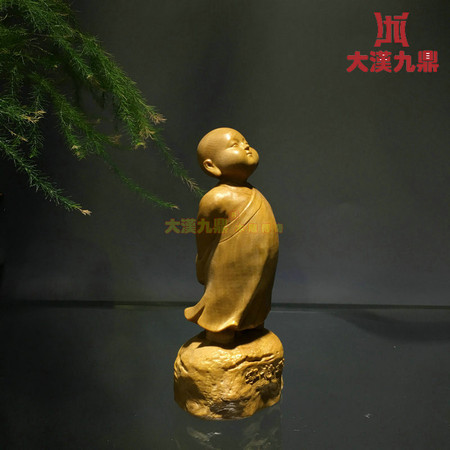 大汉九鼎问道黄杨木雕小和尚小沙弥摆件静听风声可以当茶宠的黄杨木人物像图片