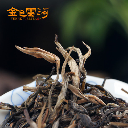 云南普洱生茶 老曼娥古树纯料 生茶 普洱散茶 明前早春茶毛料茶250克图片