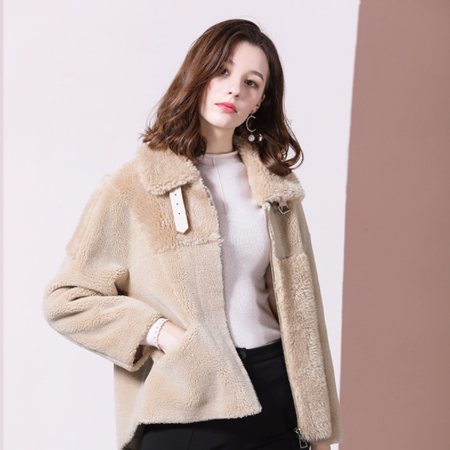 法米姿    女装外套新款冬季个性时尚 颗粒绒短款皮毛一体羊羔毛外套69332图片