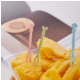 物物洁 50支 一次性餐具水果蛋糕家用叉形甜品可爱创意沙拉叉子水果签