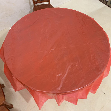 一次性桌布长方形正圆桌台布加厚塑料薄膜商用餐桌布家用桌垫图片