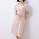 法米姿 夏季气质法式方领泡泡袖粉红色设计感收腰连衣裙