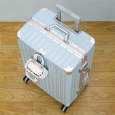 新益美 水杯架行李箱24寸拉杆箱女静音万向轮加厚旅行密码箱